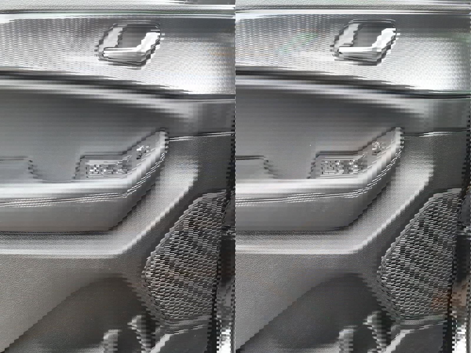 Certified 2025 Jeep Grand Cherokee Altitude image 15