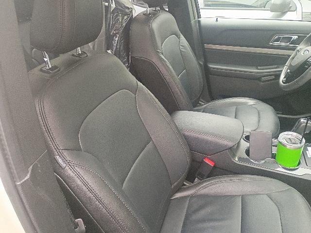 Used 2018 Ford Explorer XLT w/ Equipment Group 202A FWD image 14