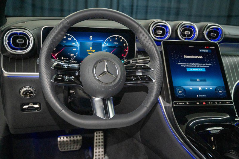 Certified 2025 Mercedes-Benz GLC 300 4MATIC image 16