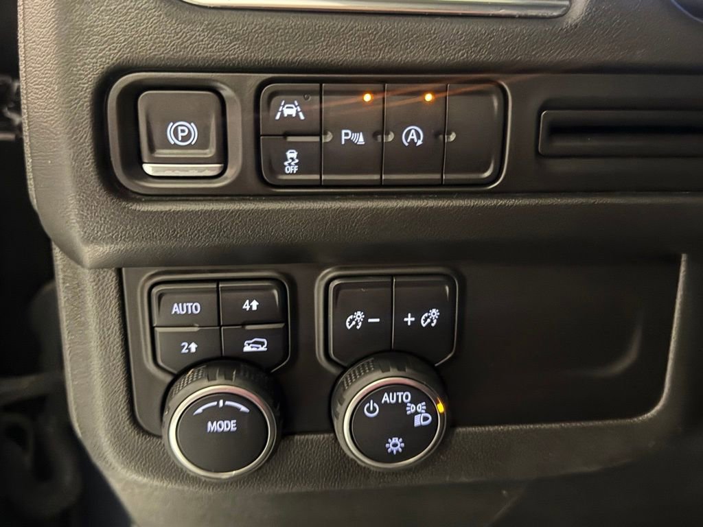 Used 2023 Chevrolet Tahoe RST AWD/4WD image 35