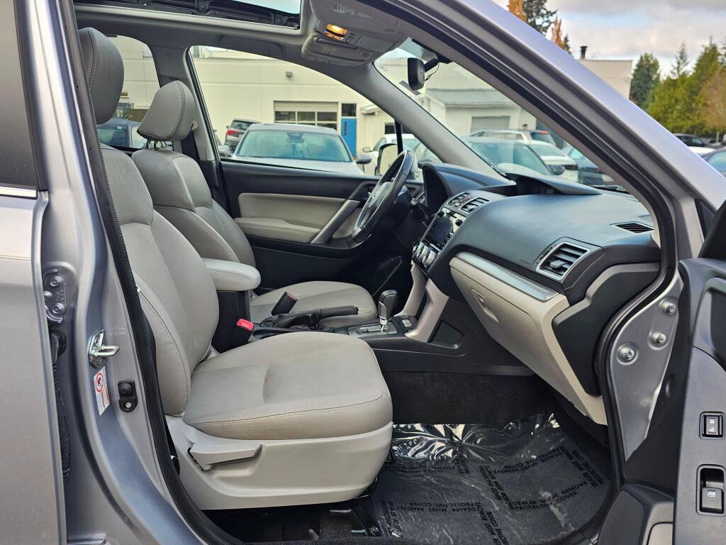 Used 2016 Subaru Forester 2.5i Limited w/ Popular Package #2 AWD/4WD image 11