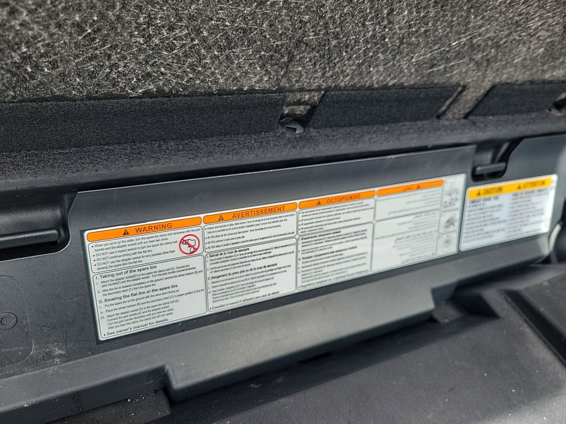 Used 2023 Toyota Highlander L image 16