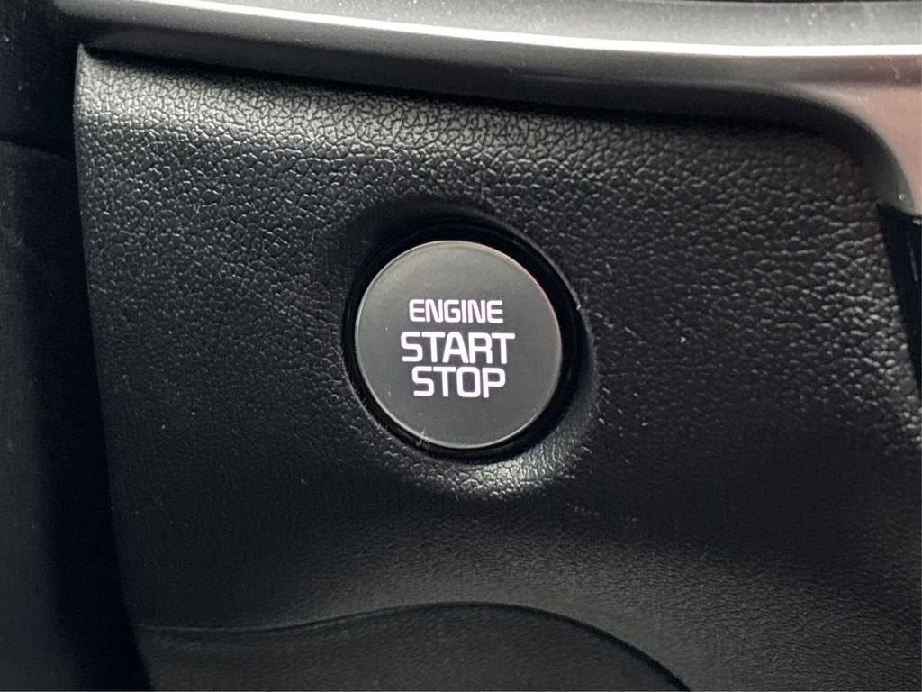 Certified 2025 Kia Sorento LX image 27