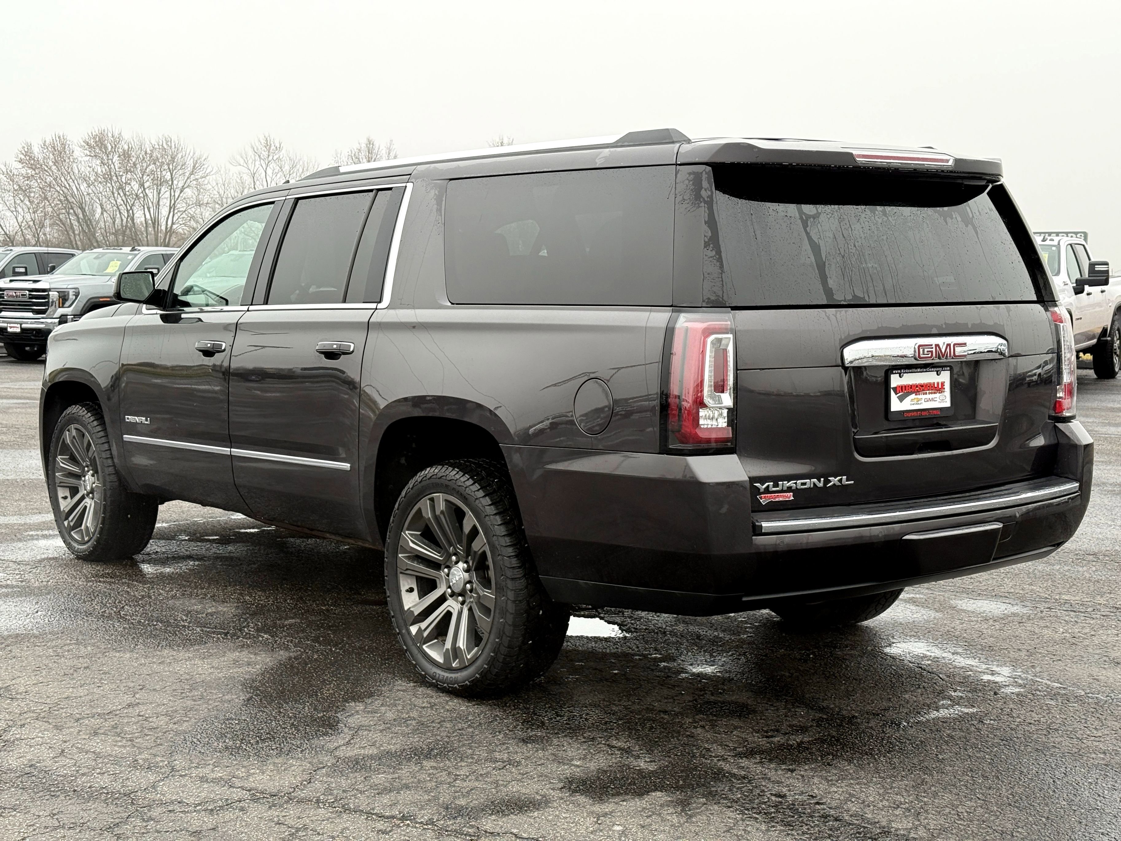 Used 2017 GMC Yukon XL Denali w/ Open Road Package image 5