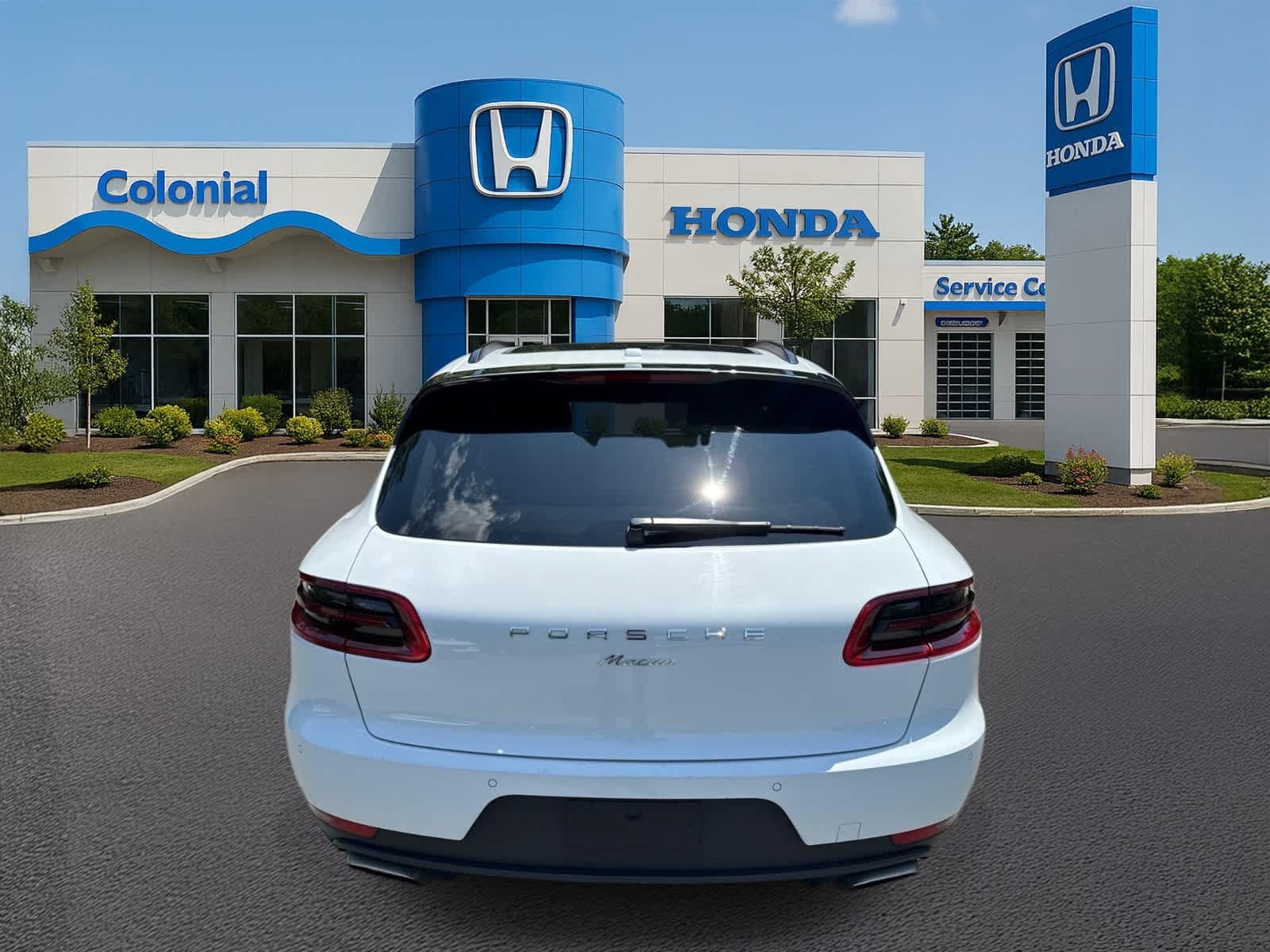 Used 2017 Porsche Macan AWD/4WD image 5