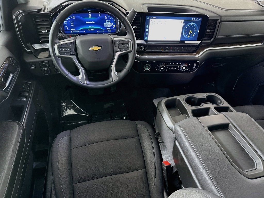Used 2024 Chevrolet Silverado 1500 LT AWD/4WD image 16