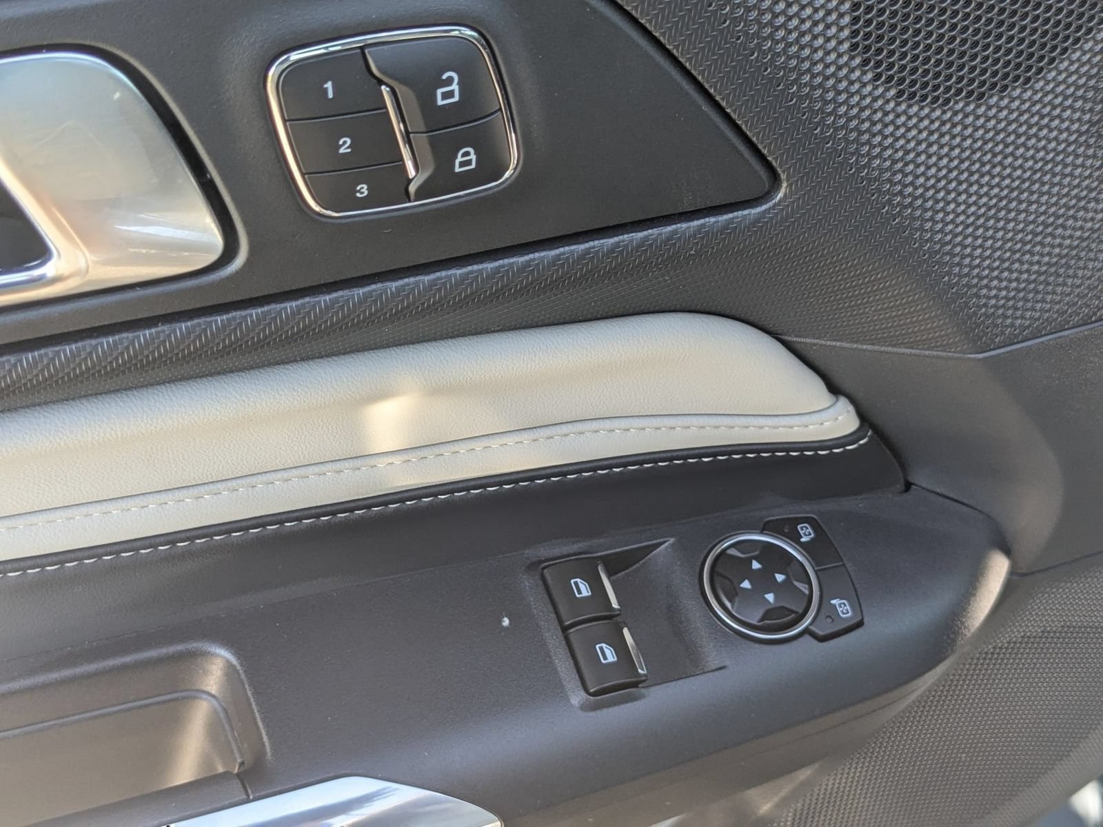 Used 2025 Ford Mustang Premium RWD image 12