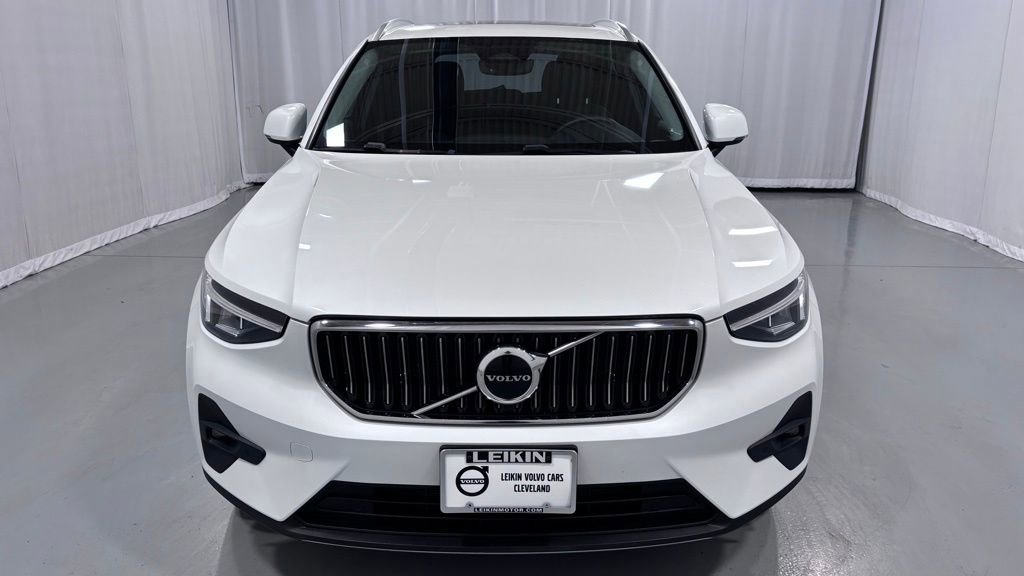 Used 2023 Volvo XC40 B5 Plus w/ Climate Package image 6