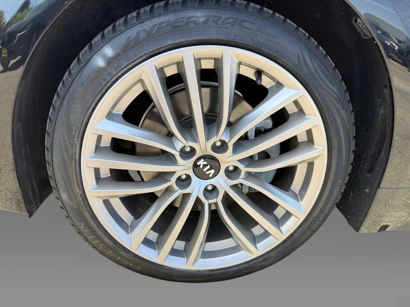 Used 2018 Kia Stinger RWD image 9