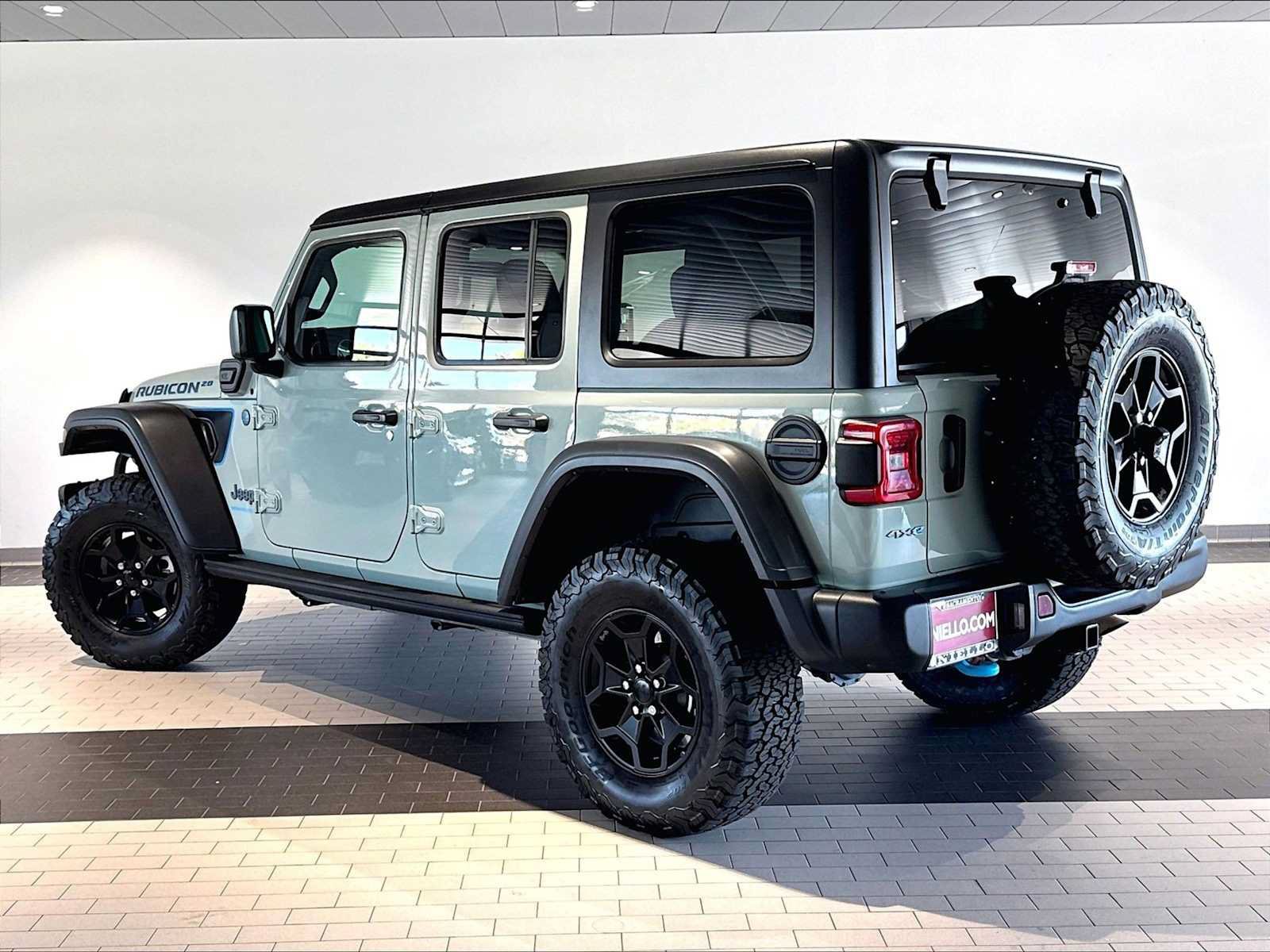 Used 2023 Jeep Wrangler Unlimited Rubicon 4xe AWD/4WD image 3