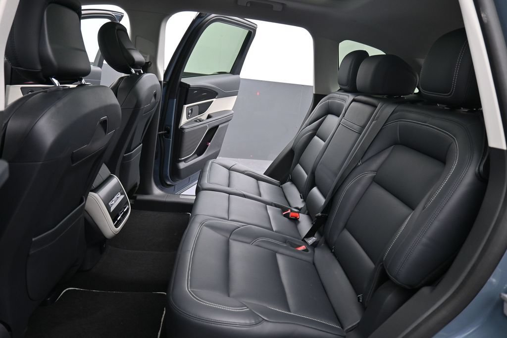 Used 2025 Lincoln Nautilus Premier w/ Equipment Group 102A AWD/4WD image 15