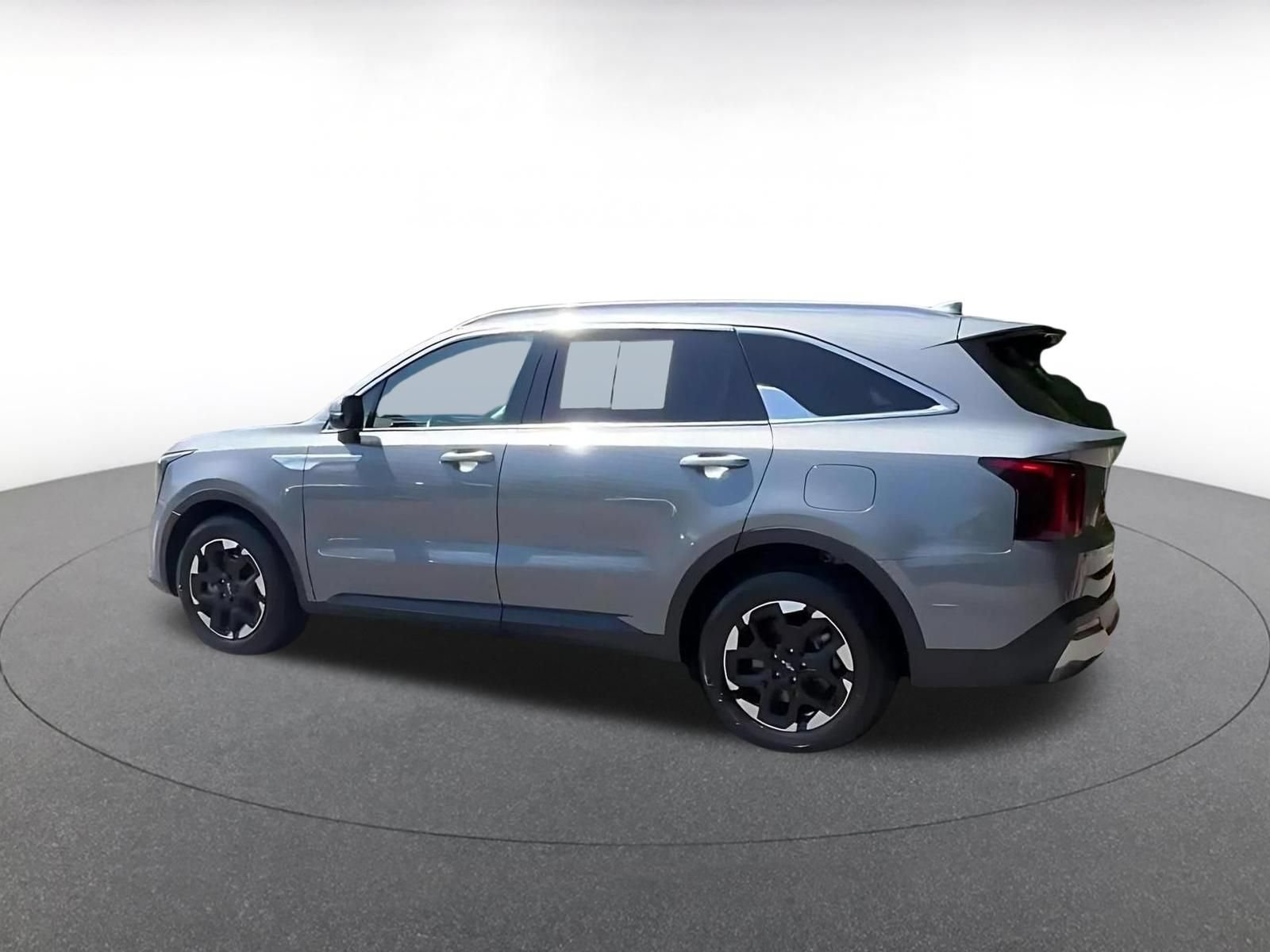 Used 2024 Kia Sorento S FWD image 11