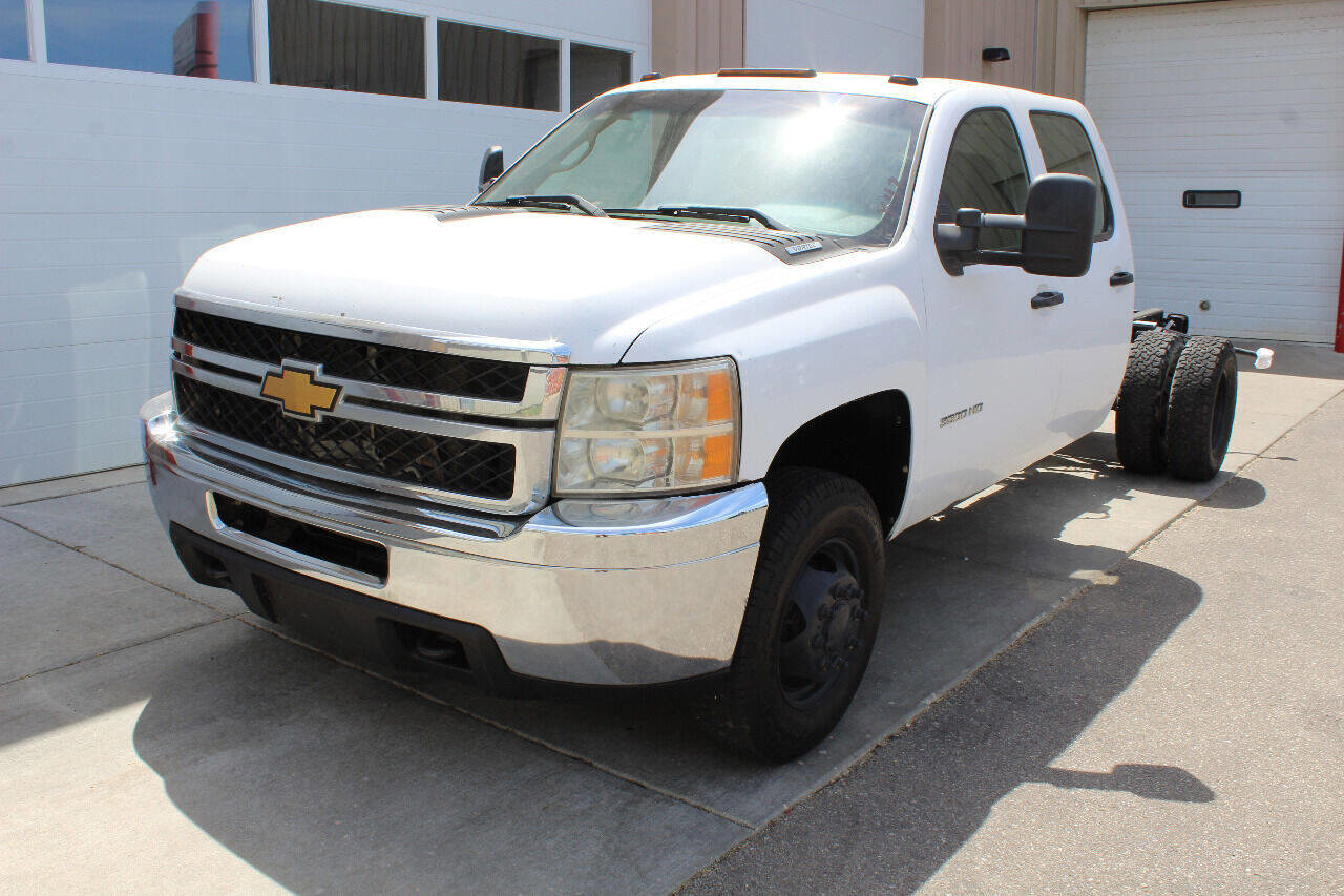 Used 2014 Chevrolet Silverado 3500 W/T w/ Skid Plate Package image 3