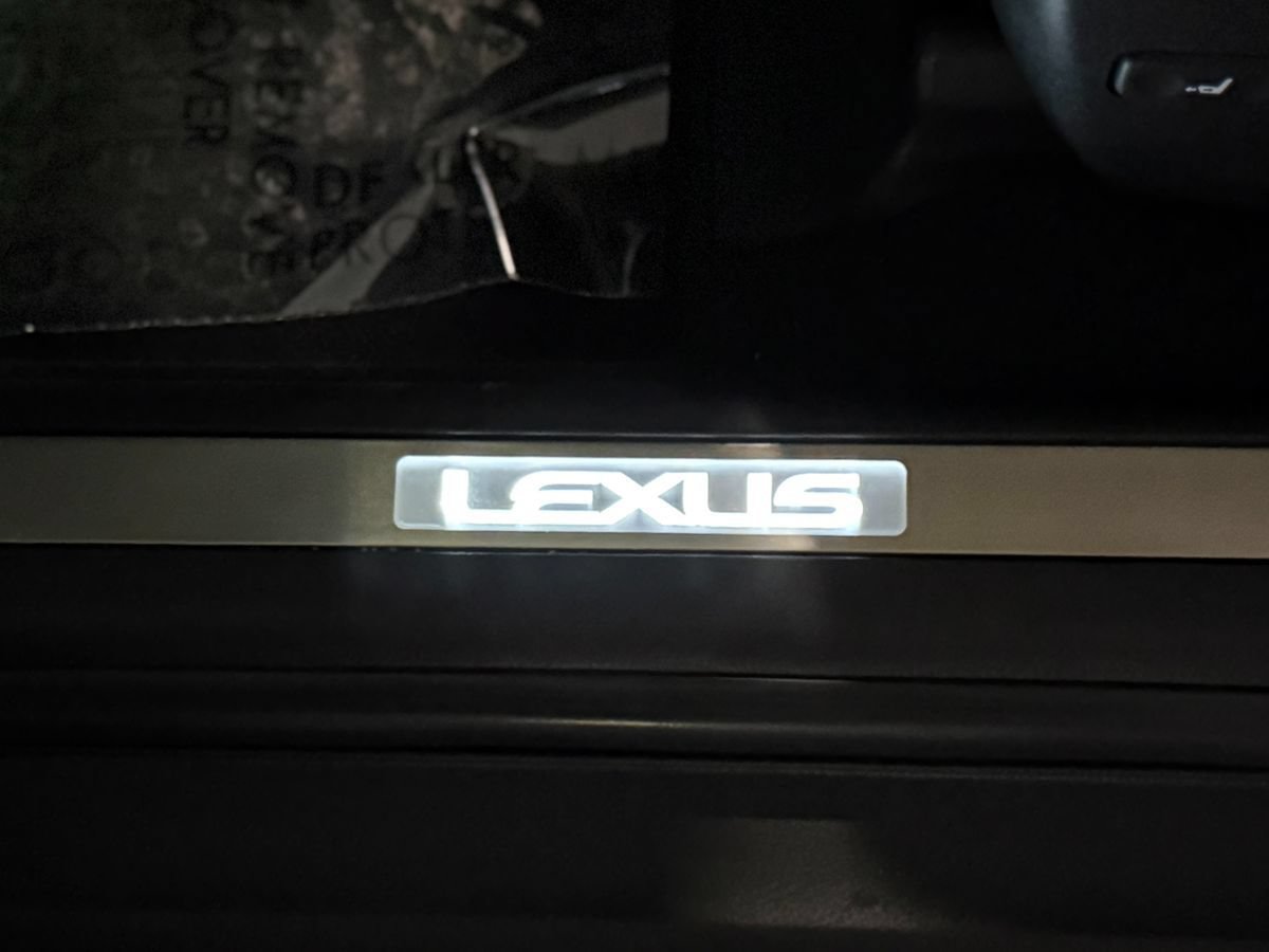 Used 2022 Lexus RX 450hL Luxury w/ Cold Area Package (CT) AWD/4WD image 11