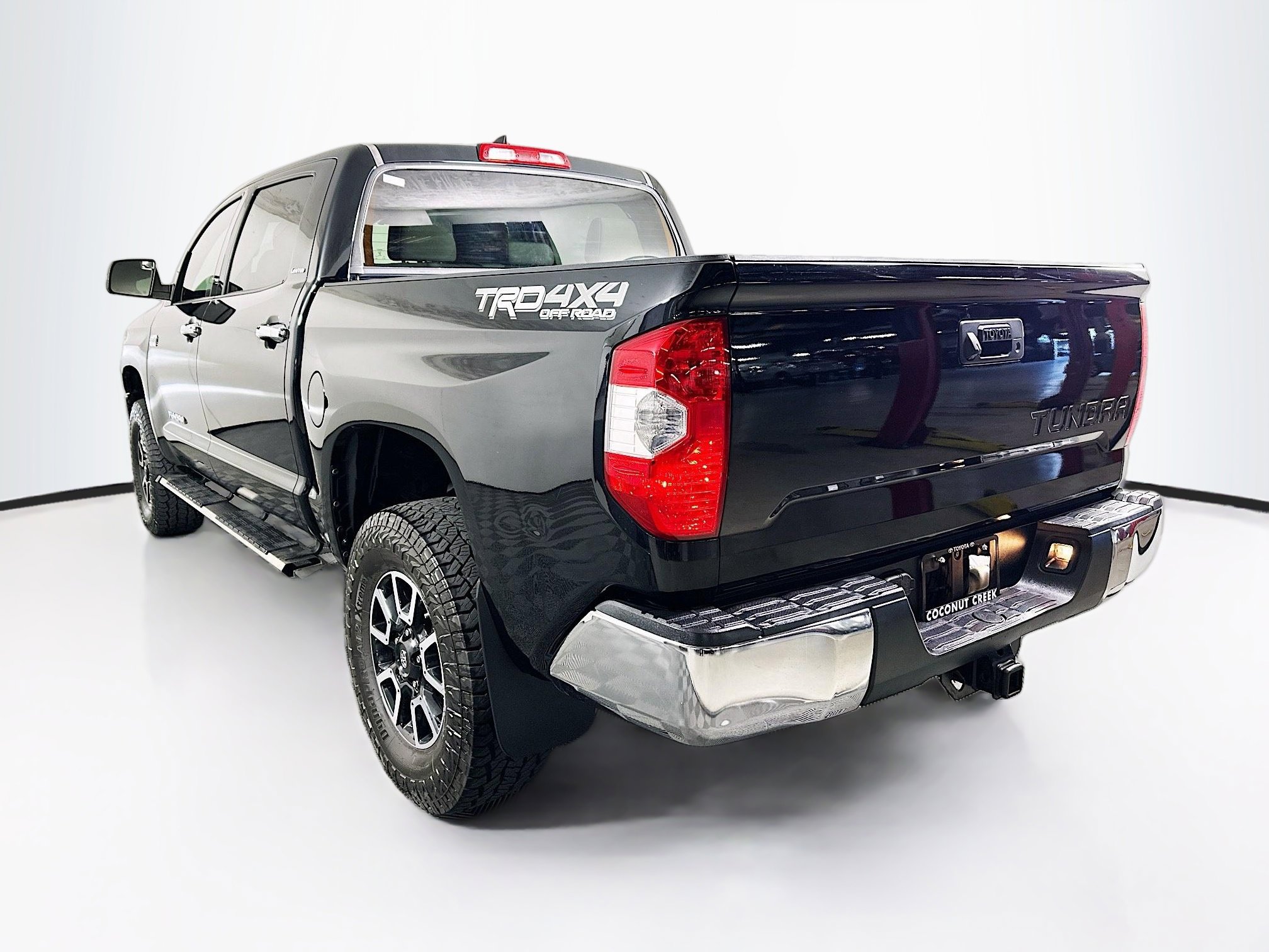 Used 2020 Toyota Tundra Limited w/ TRD Off-Road Package AWD/4WD image 5