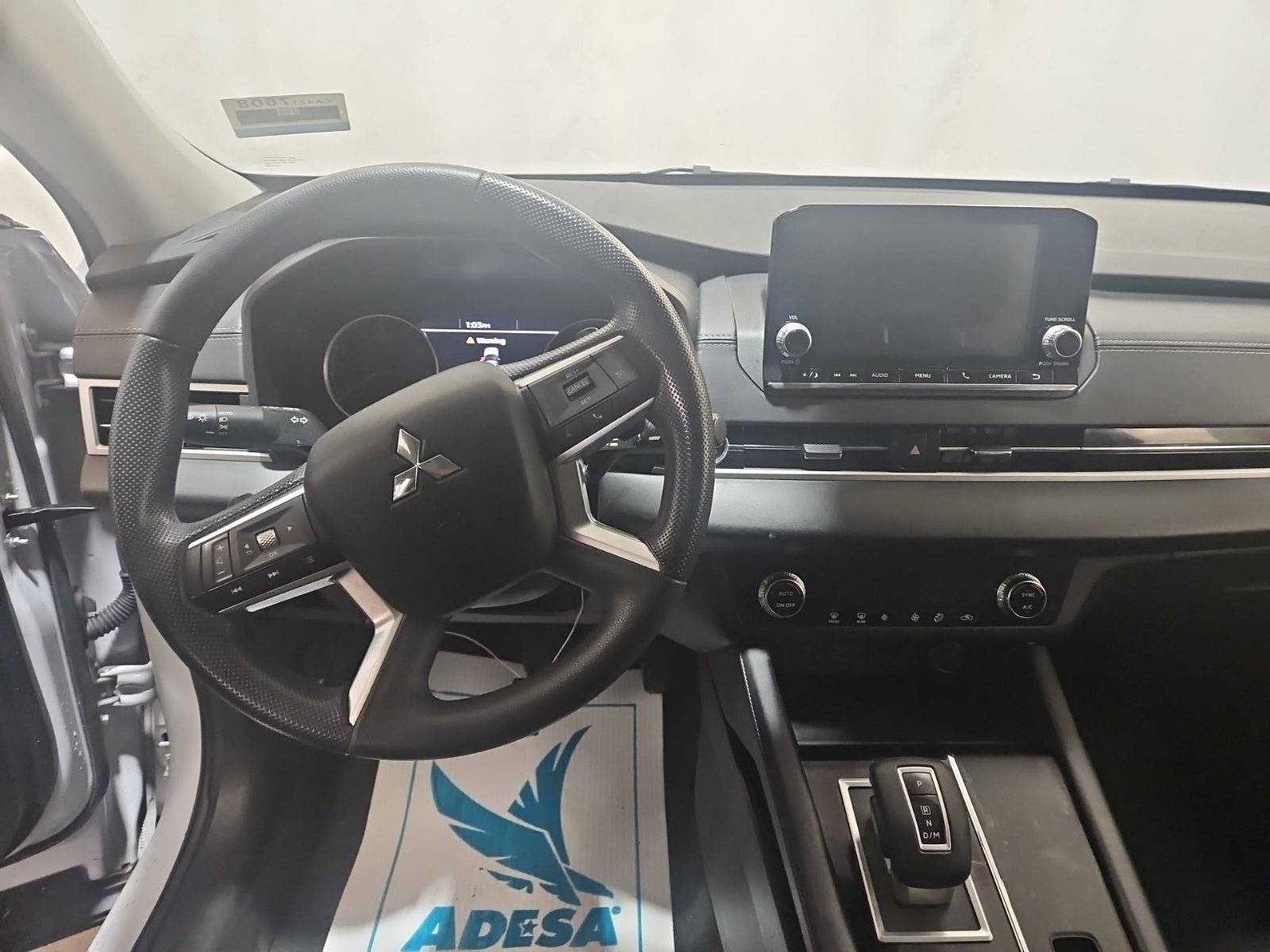 Used 2024 Mitsubishi Outlander ES image 13