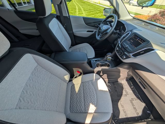 Used 2024 Chevrolet Equinox LS w/ LS Convenience Package FWD image 4