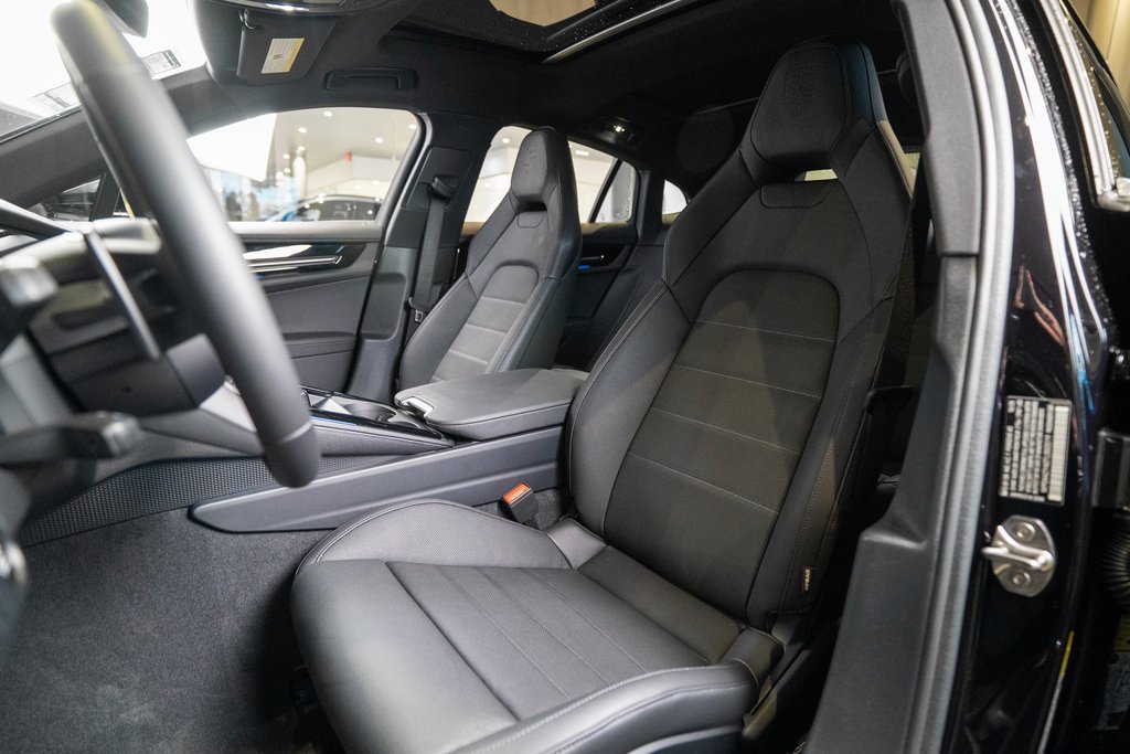 New 2026 Porsche Panamera 4 image 5