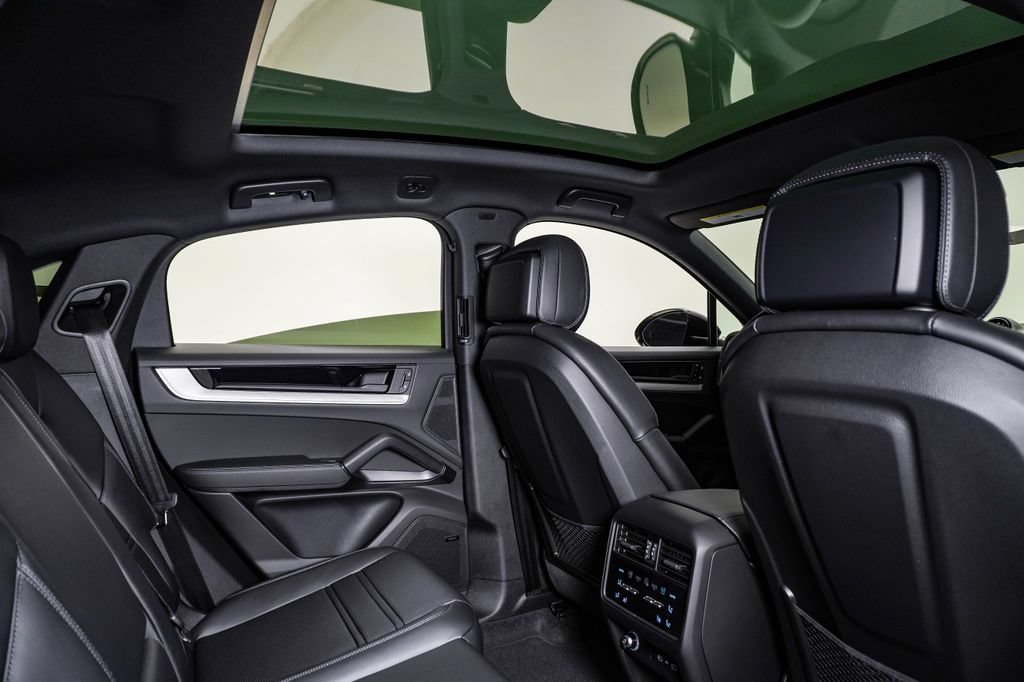 New 2026 Porsche Cayenne Coupe AWD/4WD image 16