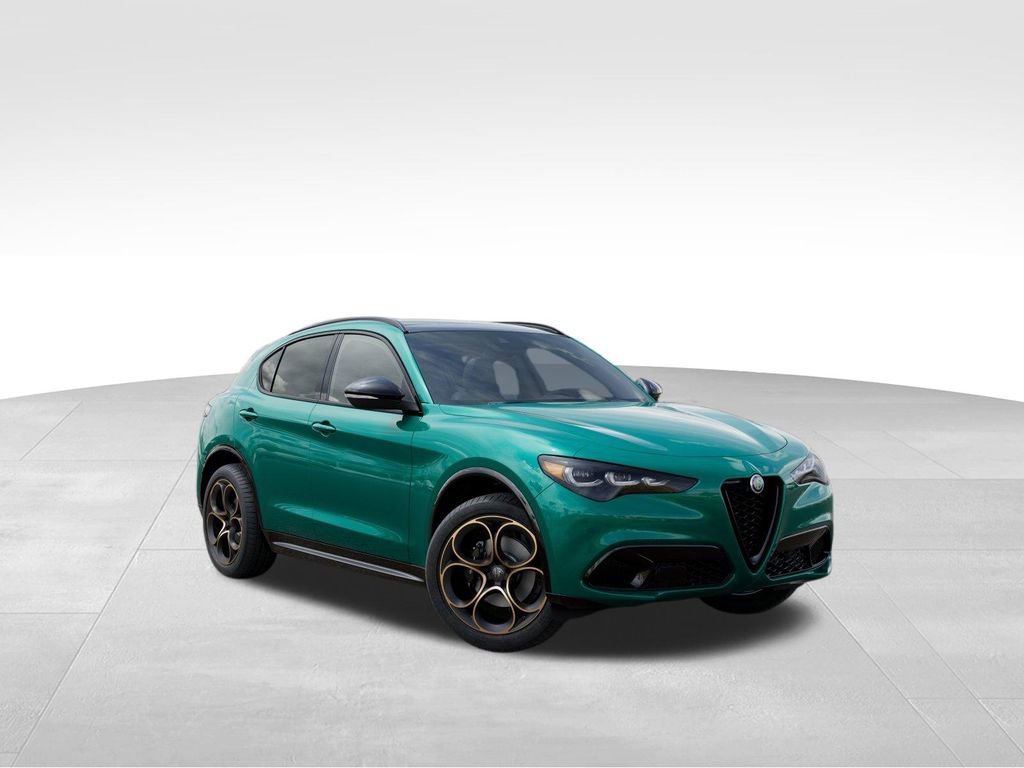 New 2025 Alfa Romeo Stelvio Sprint AWD/4WD image 5