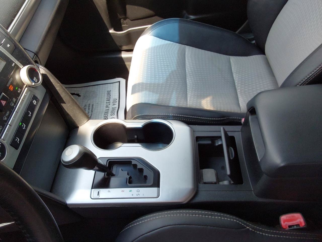 Used 2013 Toyota Camry SE FWD image 14