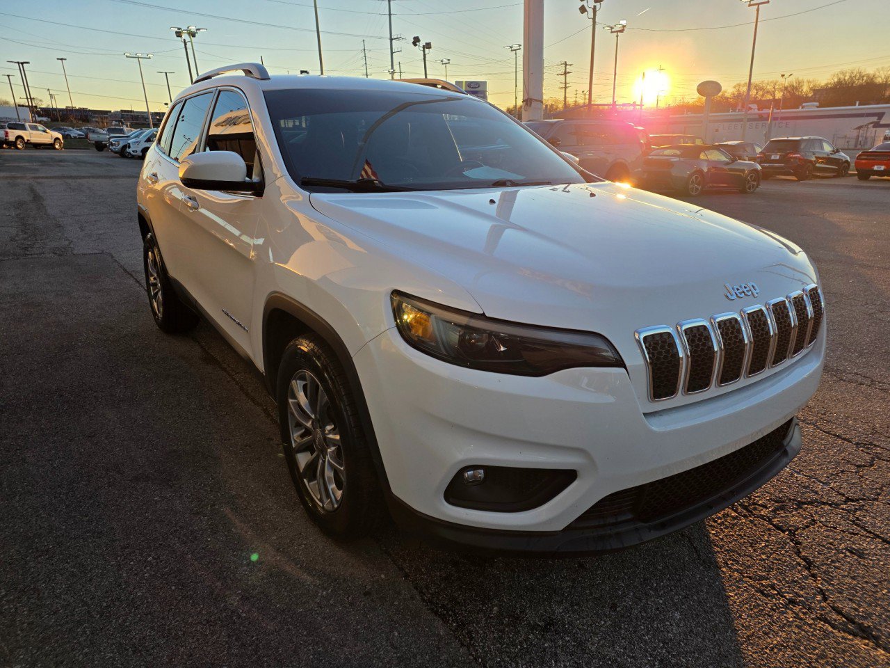 Used 2020 Jeep Cherokee Latitude Plus w/ Cold Weather Group image 8