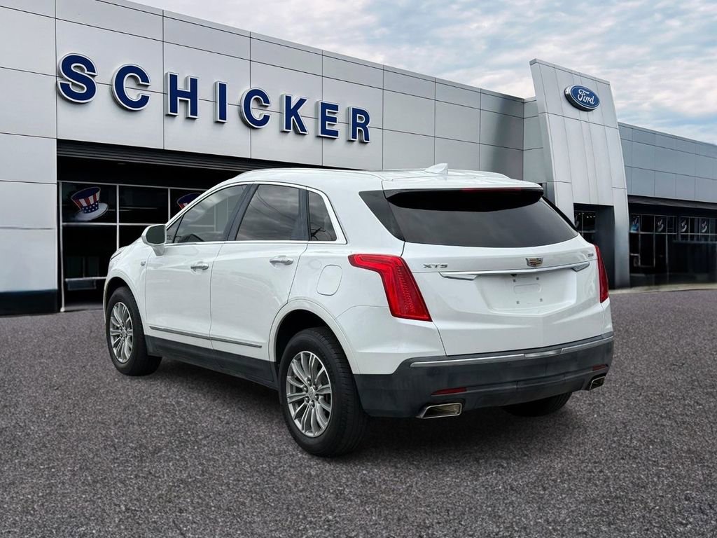Used 2017 Cadillac XT5 Luxury w/ Driver Awareness Package FWD image 3