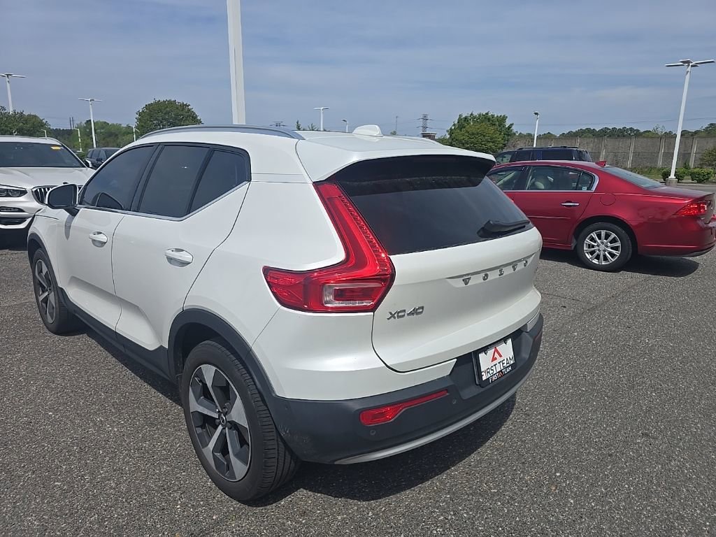 Used 2023 Volvo XC40 B5 Plus w/ Driver Assist Package image 7