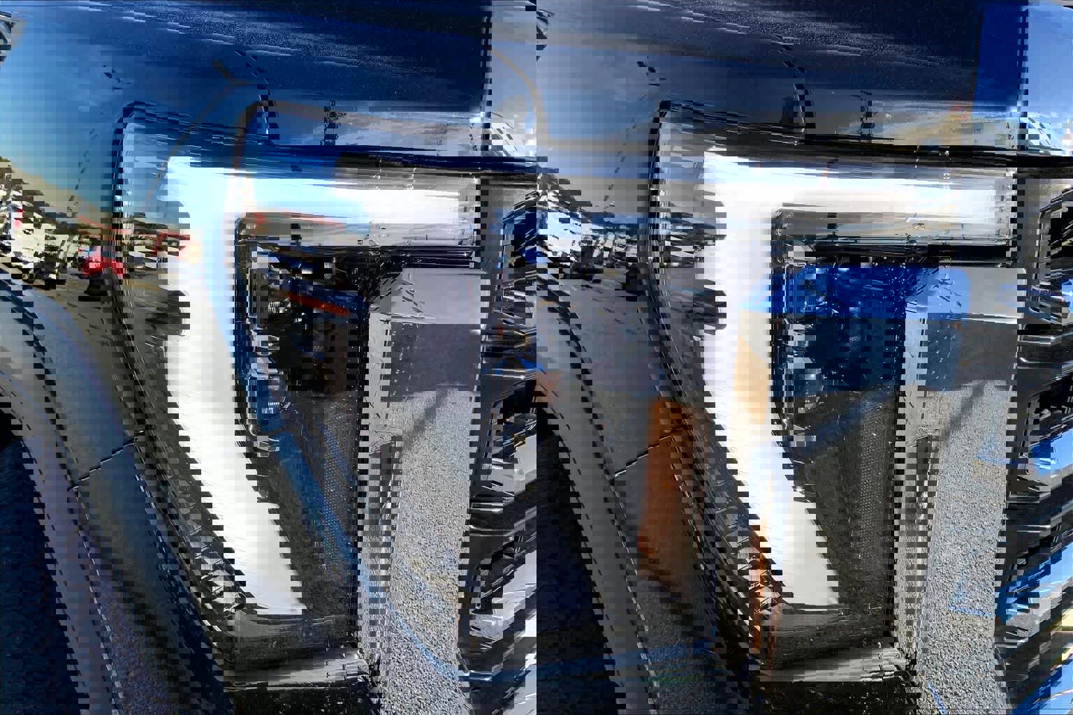 Used 2024 GMC Sierra 2500 SLT w/ SLT Premium Package image 27