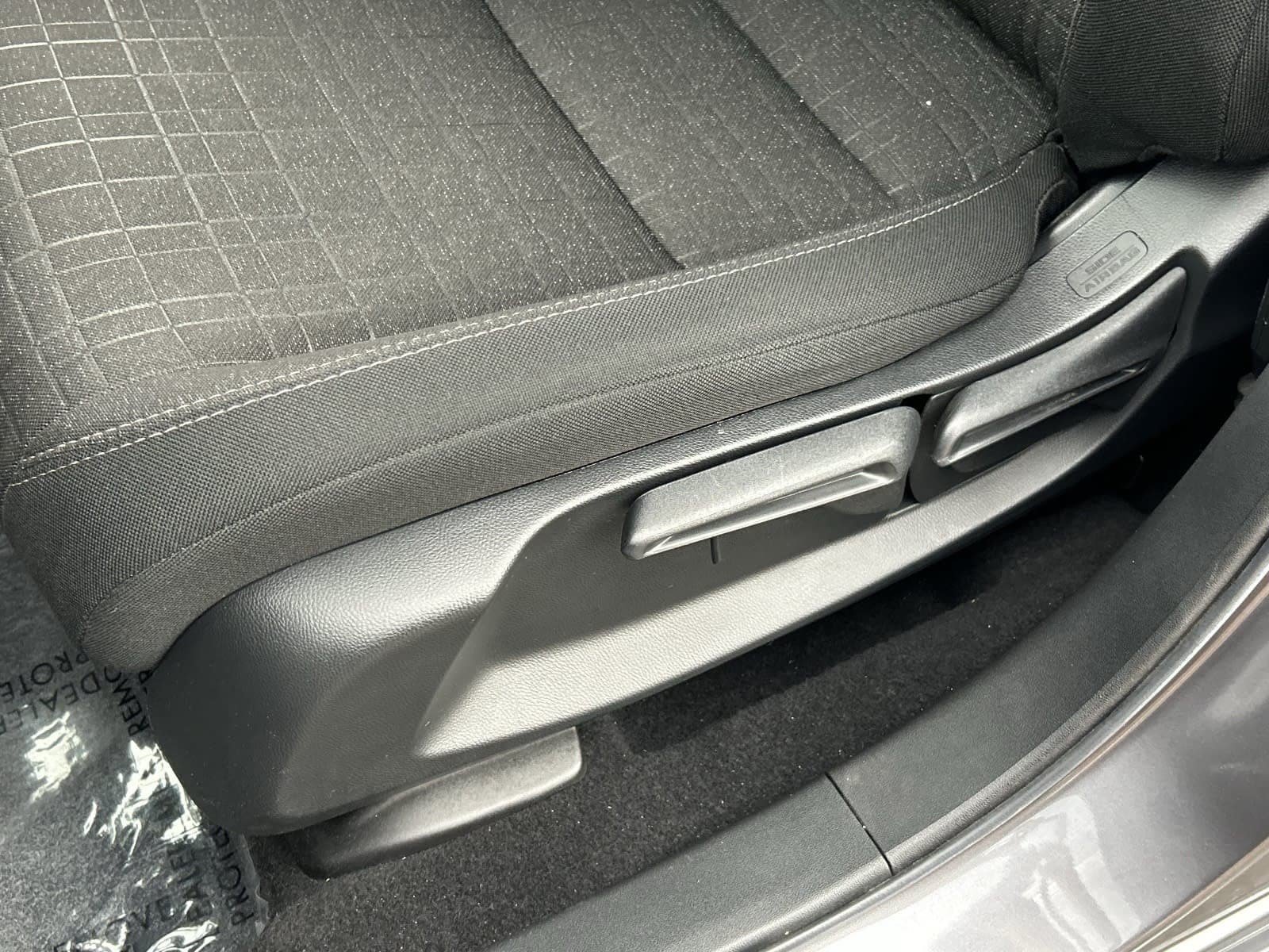 Certified 2025 Honda HR-V LX image 24