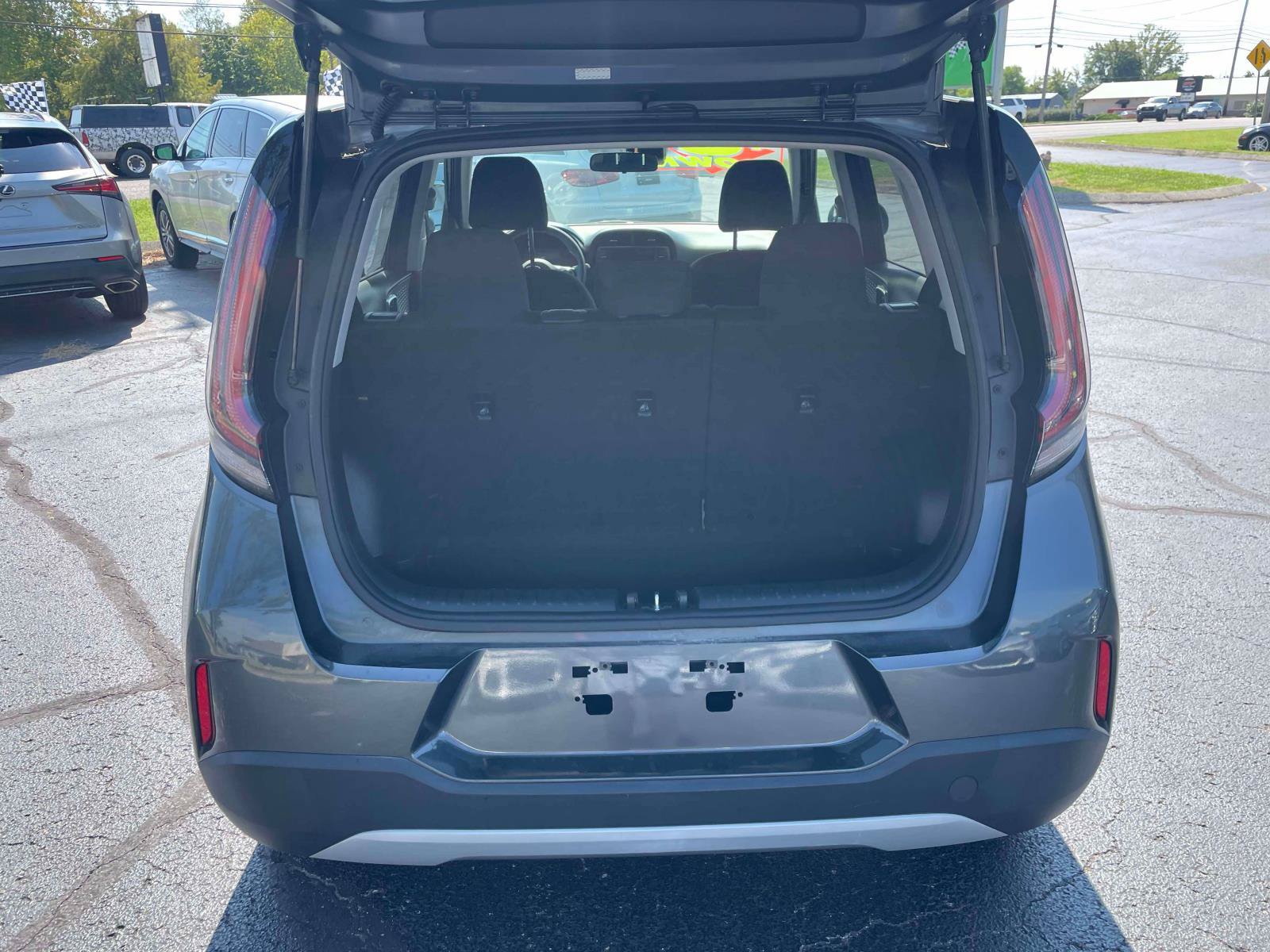 Used 2023 Kia Soul LX w/ Option Group 015 FWD image 6
