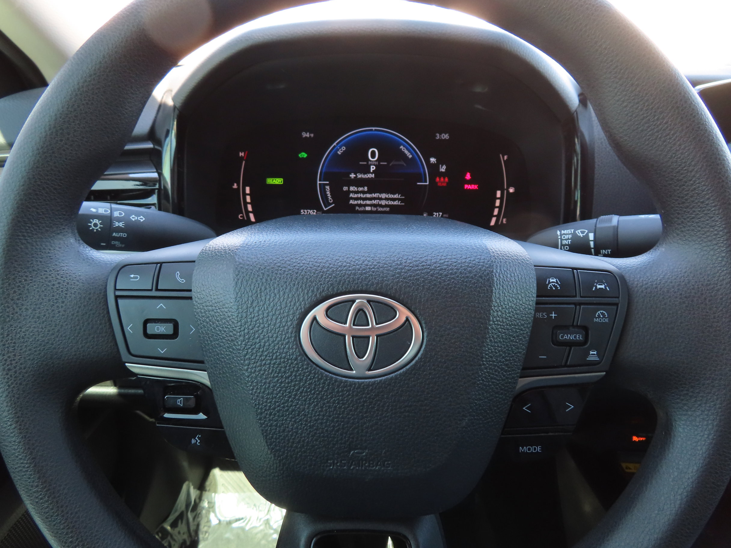 Used 2025 Toyota Camry LE FWD image 17
