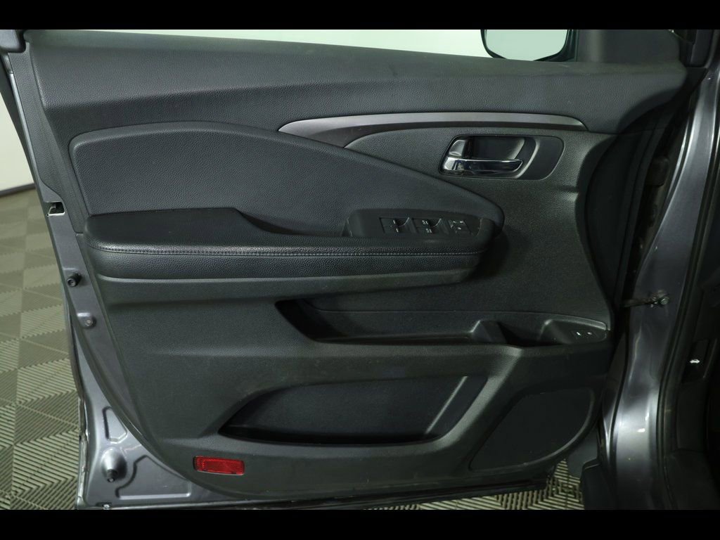 Used 2017 Honda Pilot EX-L image 17