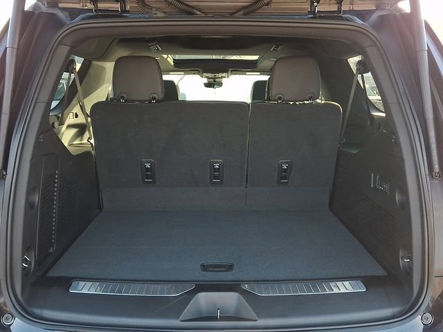 Used 2025 Chevrolet Suburban High Country w/ Sun And Tow Package image 20