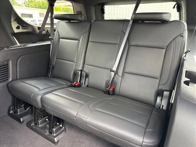Certified 2024 Chevrolet Suburban Z71 w/ Luxury Package AWD/4WD image 19