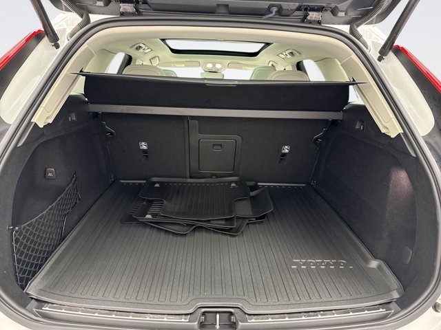 Used 2022 Volvo XC60 B5 Inscription w/ Advanced Package AWD/4WD image 23