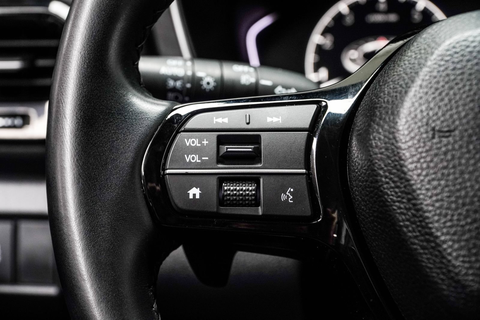 Used 2025 Honda Pilot EX-L image 30