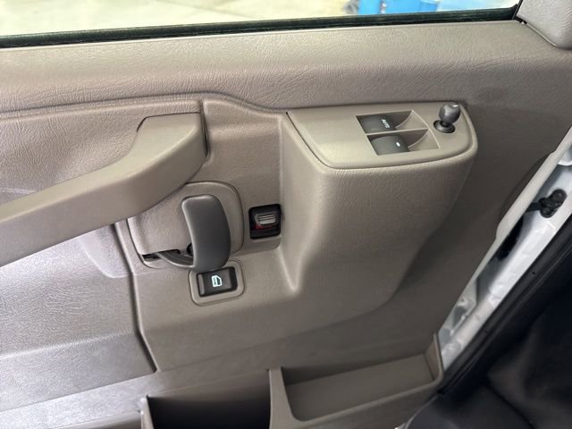 New 2026 Chevrolet Express 3500 w/ Driver Convenience Package RWD image 31