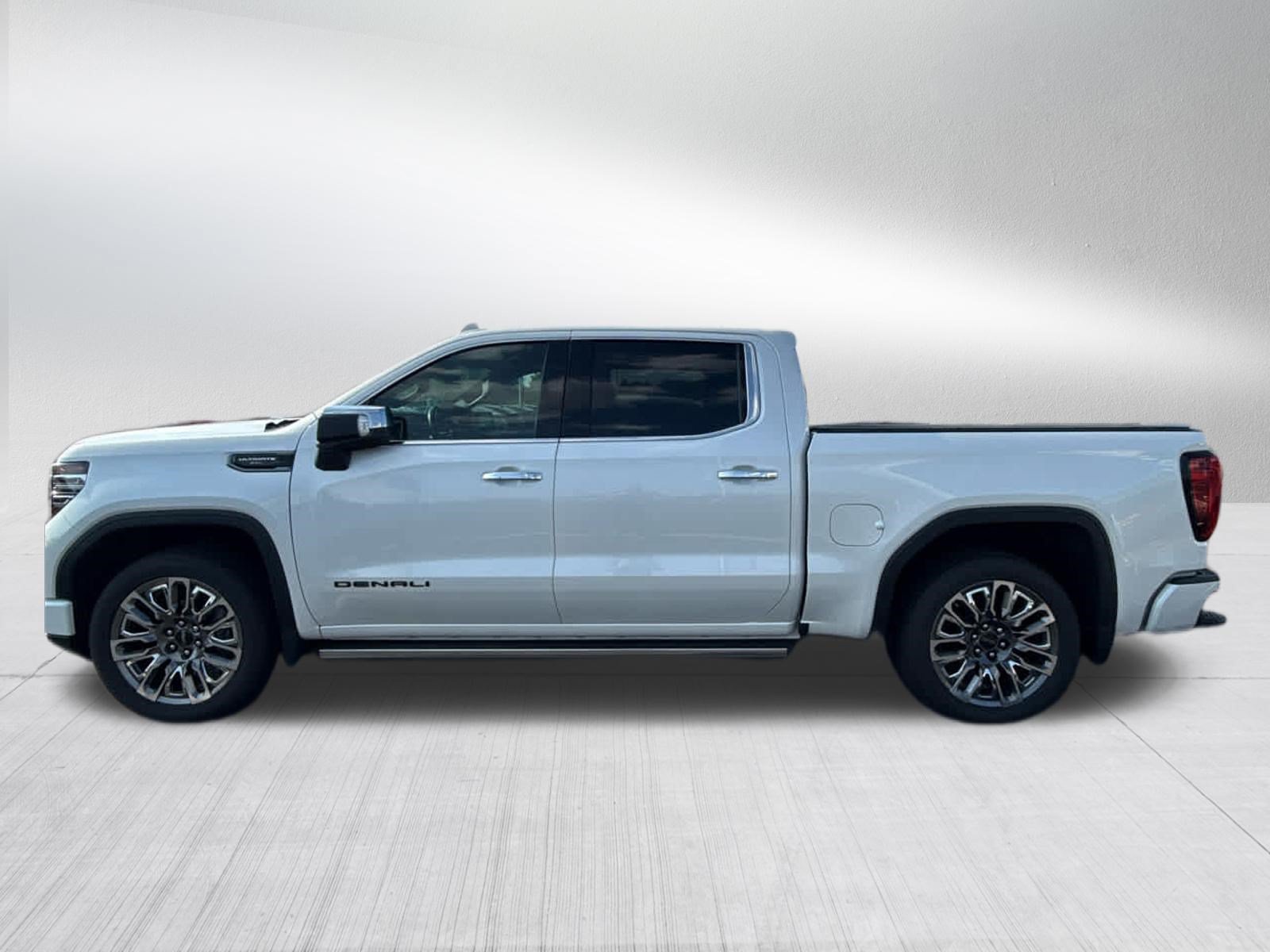 Used 2024 GMC Sierra 1500 Denali Ultimate AWD/4WD image 11
