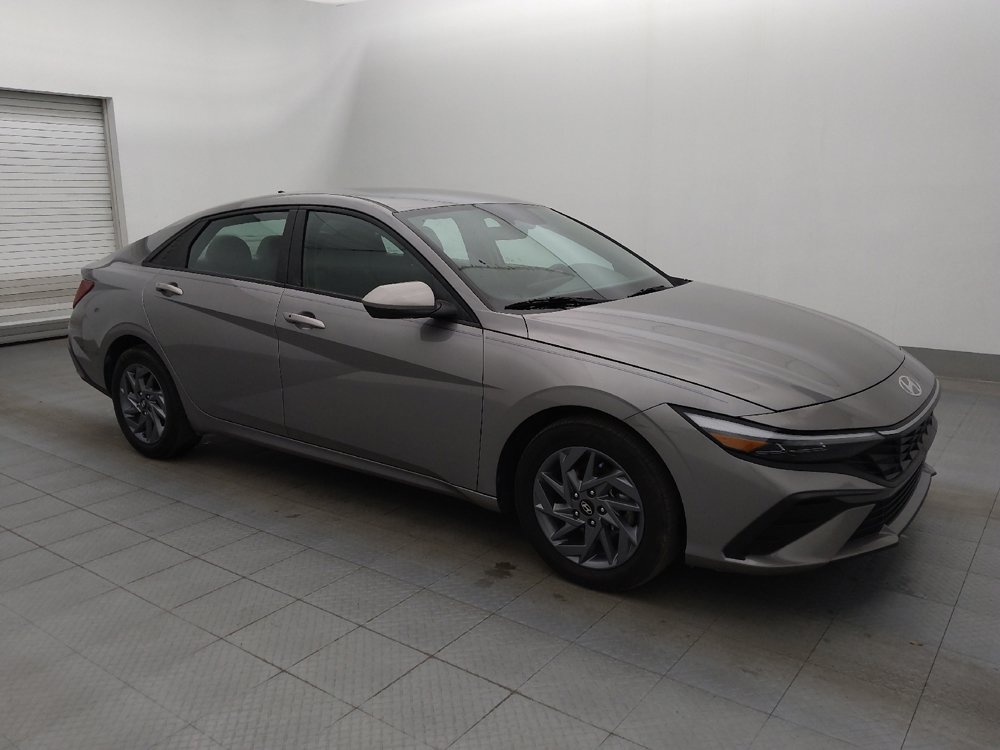 Used 2024 Hyundai Elantra SEL image 11