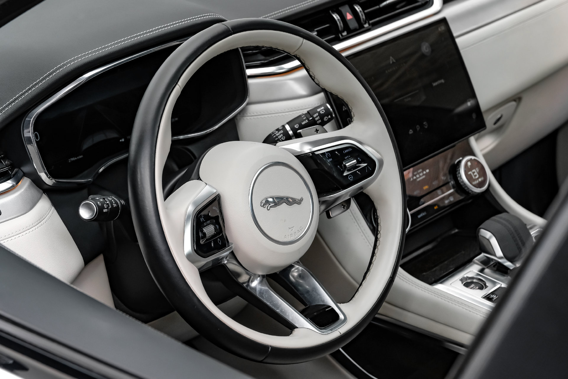 Used 2024 Jaguar F-PACE R-Dynamic S AWD/4WD image 20