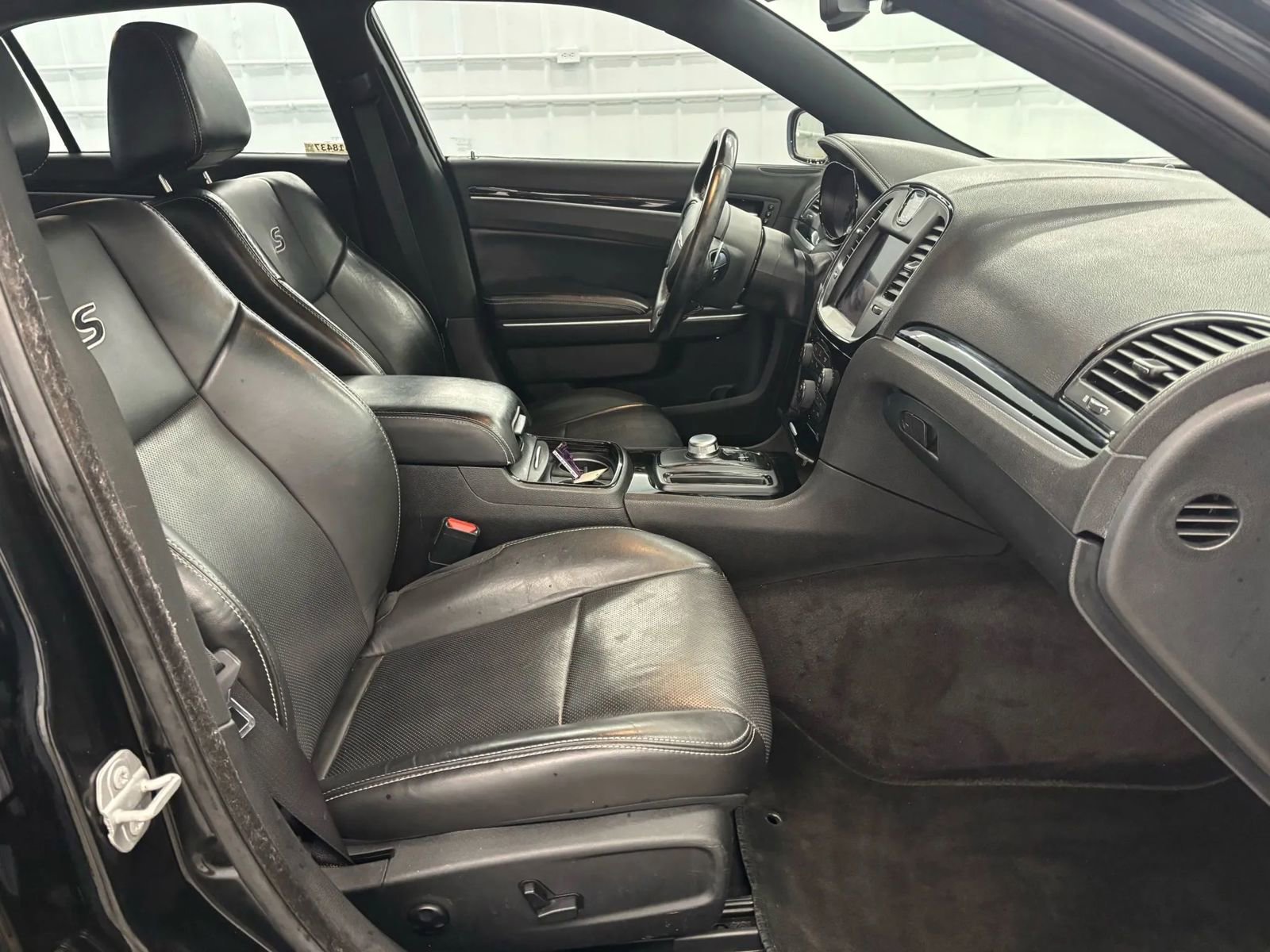 Used 2018 Chrysler 300 S w/ 300S Premium Group 2 image 32