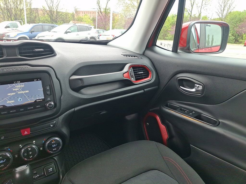 Used 2016 Jeep Renegade Trailhawk AWD/4WD image 16