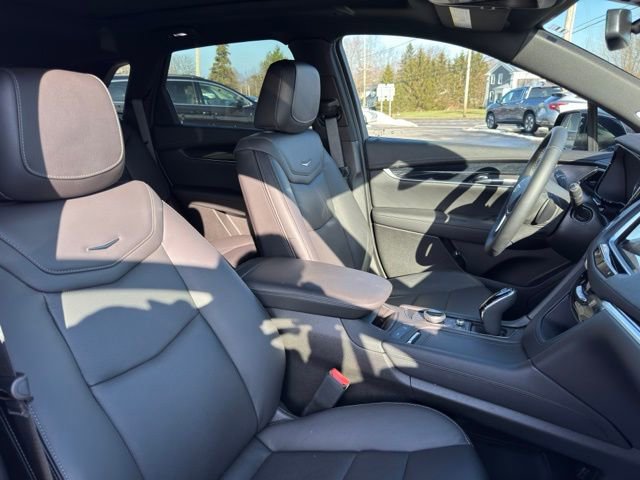 Used 2025 Cadillac XT5 Premium Luxury image 11