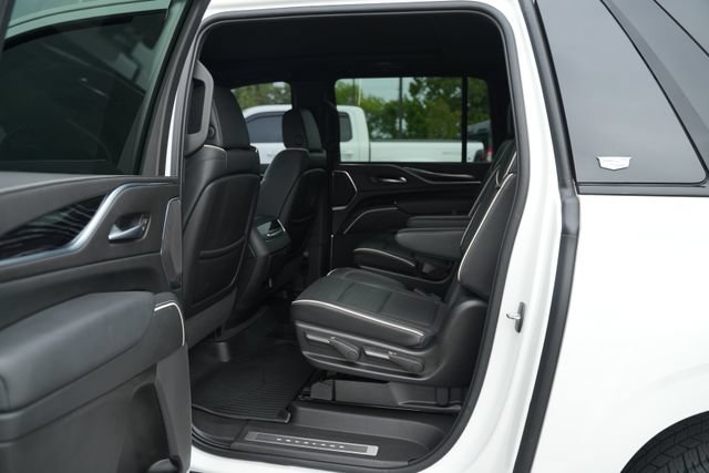 Used 2022 Cadillac Escalade ESV Sport w/ Touring Package AWD/4WD image 16