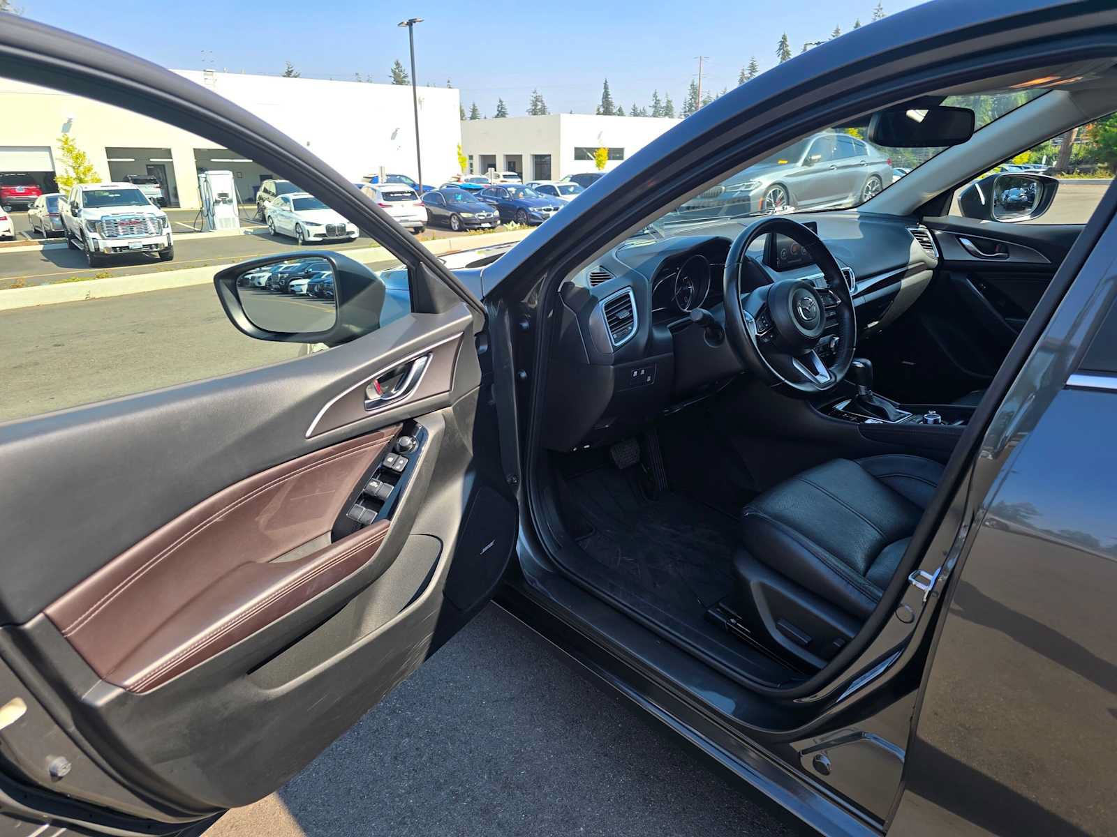 Used 2017 MAZDA MAZDA3 Grand Touring w/ Premium Equipment Package FWD image 19