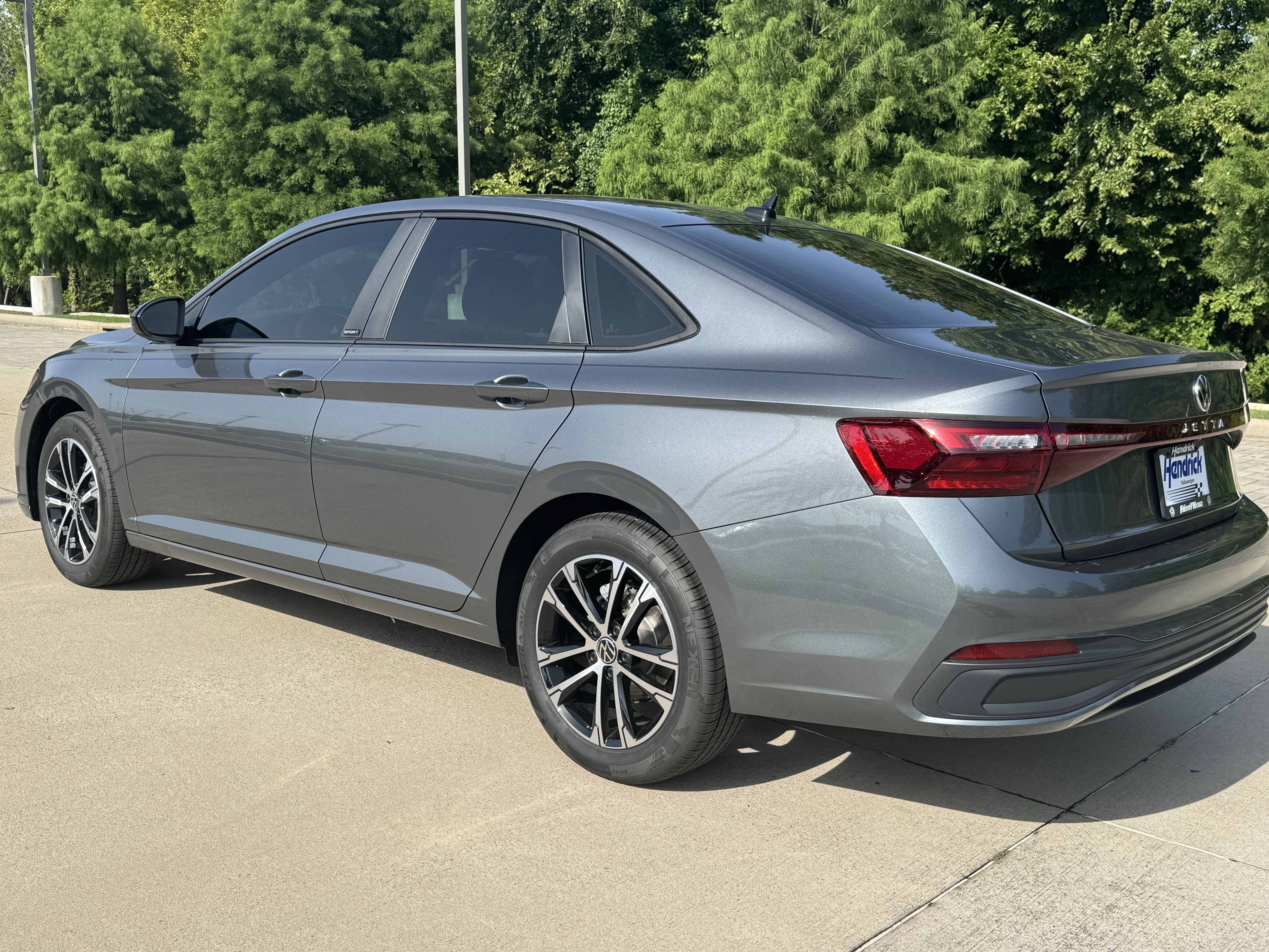 Used 2026 Volkswagen Jetta Sport FWD image 3
