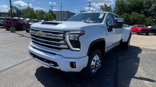 New 2026 Chevrolet Silverado 3500 High Country w/ Technology Package AWD/4WD image 6