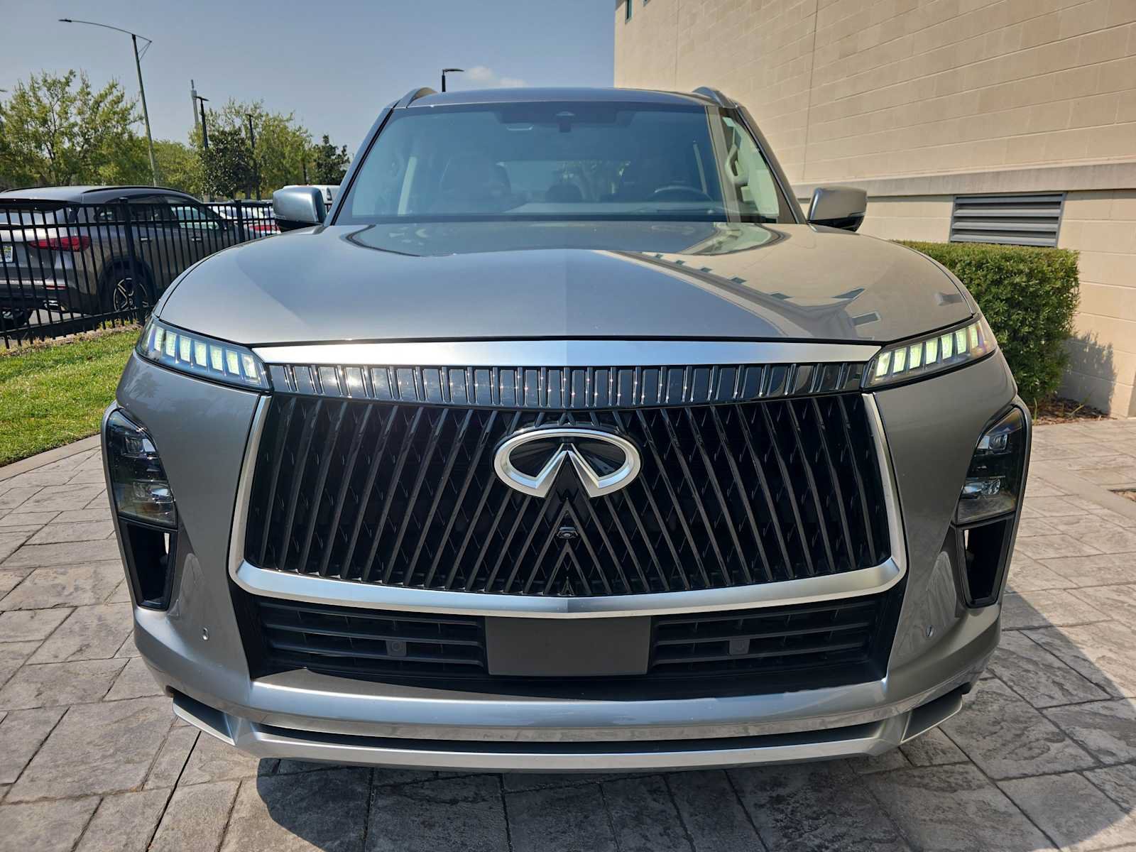 Certified 2025 INFINITI QX80 Sensory AWD/4WD image 2
