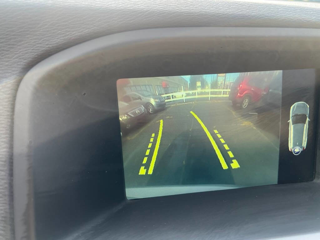 Used 2017 Volvo V60 T5 Premier w/ Convenience Package image 17